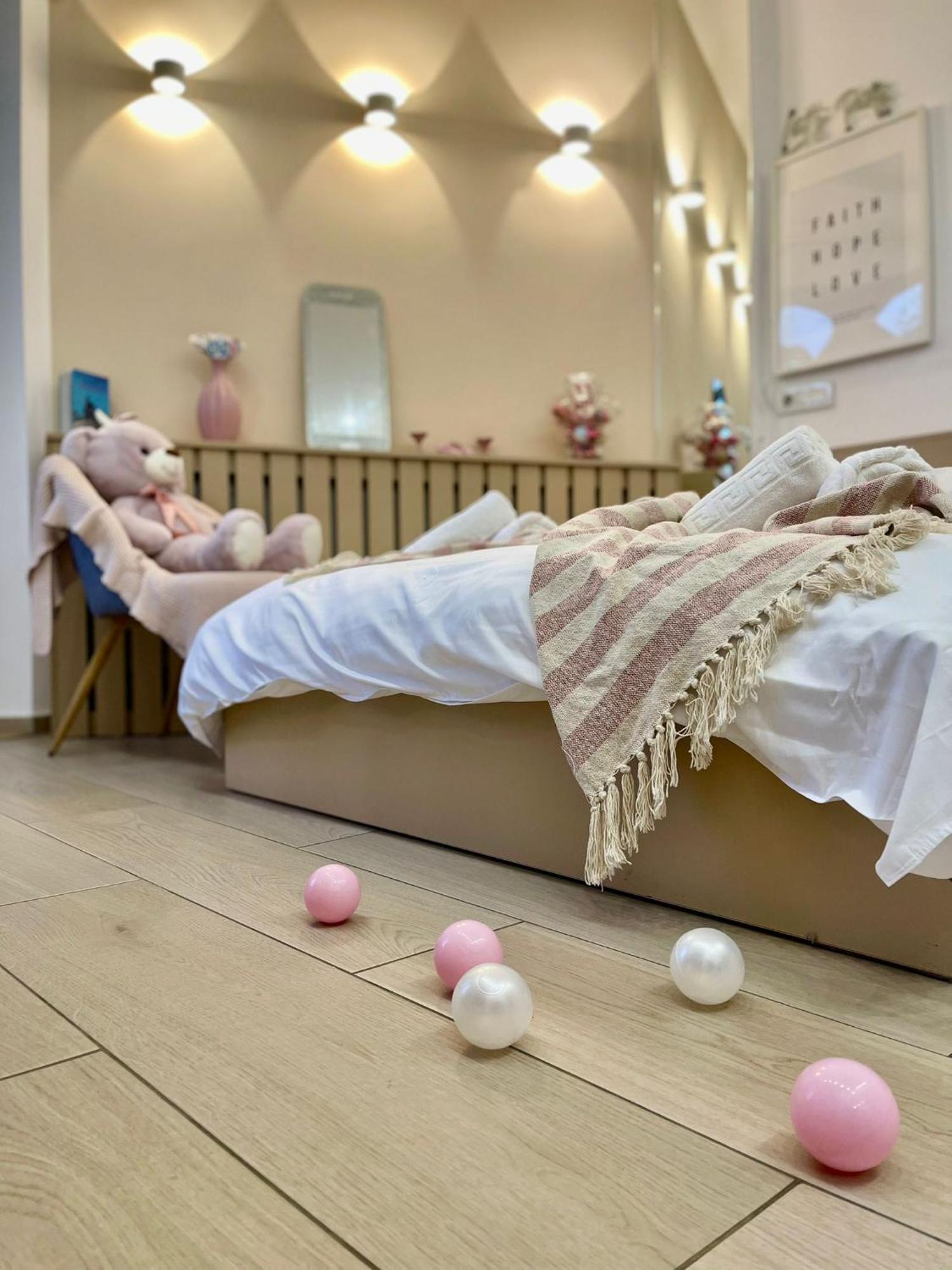 Candy Residence Park Bukares Bagian luar foto