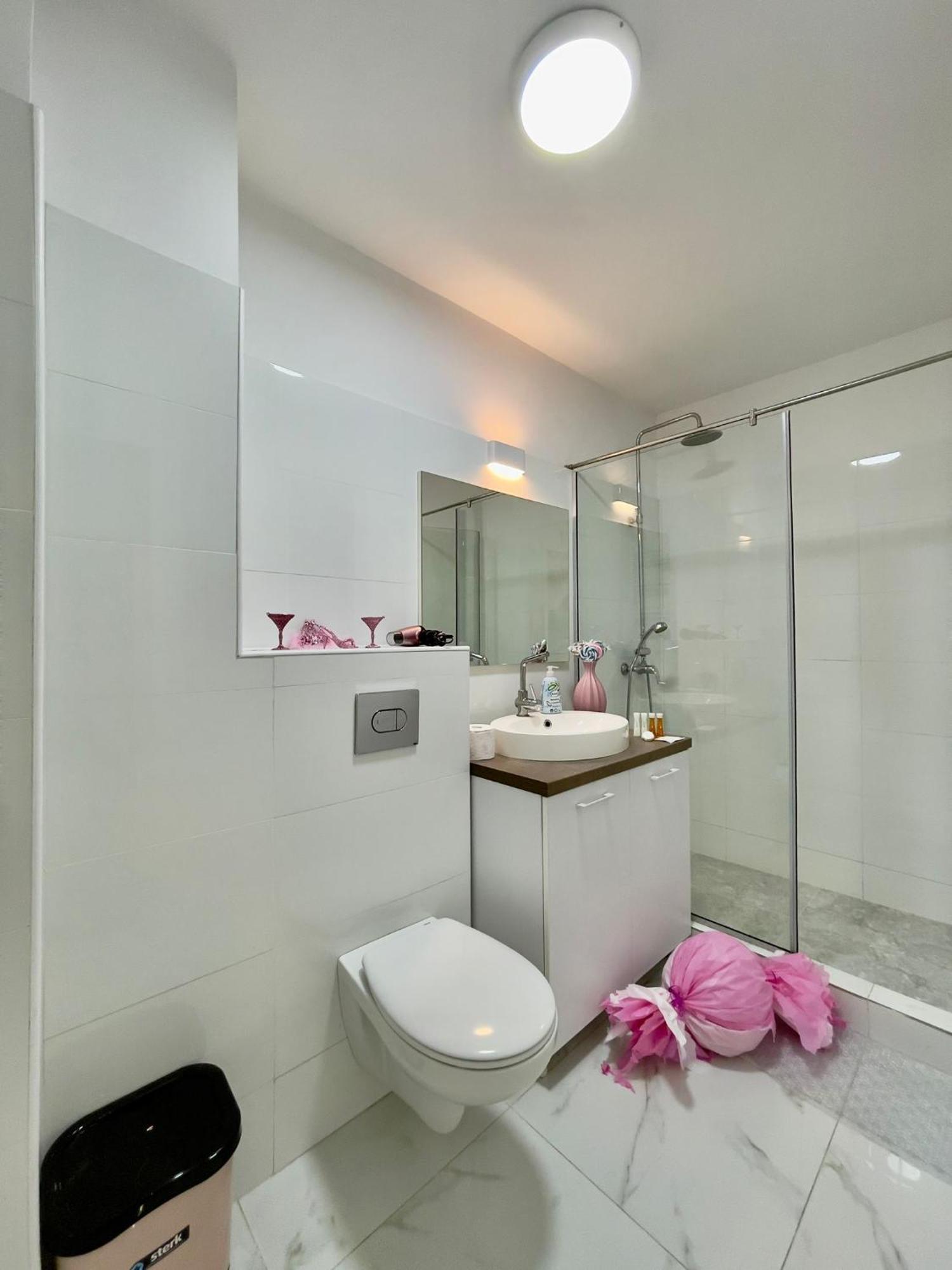 Candy Residence Park Bukares Bagian luar foto